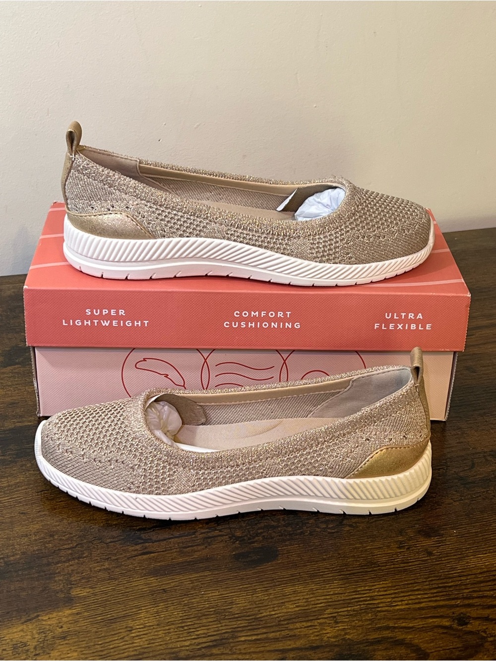 Easy Spirit Glitz Women's Metallic Gold Knit Slip-On Walking Shoes Sz 5 NIB